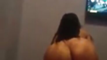 Reverse Cowgirl bang avec la séduisante film porno en complet Kenzie Taylor de Devil's Film