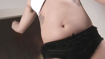 Deep Throat action avec le préfet Kyler Quinn et Naomi Swann de film porno complet gay Swallowed