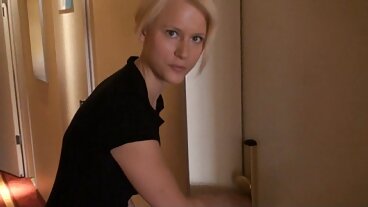 Scène de seins de film x gratuit complet taille moyenne avec Lady Gang excitée de Fake Taxi