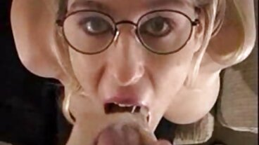Sexe aux cheveux bruns avec la magnifique Tsunami Foxxx de film porno complet allemand Scoreland