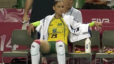 Sexe en levrette avec la séduisante Kelly Glass film erotique complet gratuit de Bare Maidens