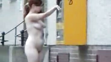 Scène de seins de taille films porno complets moyenne avec la préfète Mila E de Clubseventeen